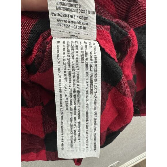 Hollister Womens Button Up Shirt Size XS Flannel Black Red Plaid Long Sleeve - Picture 5 of 10